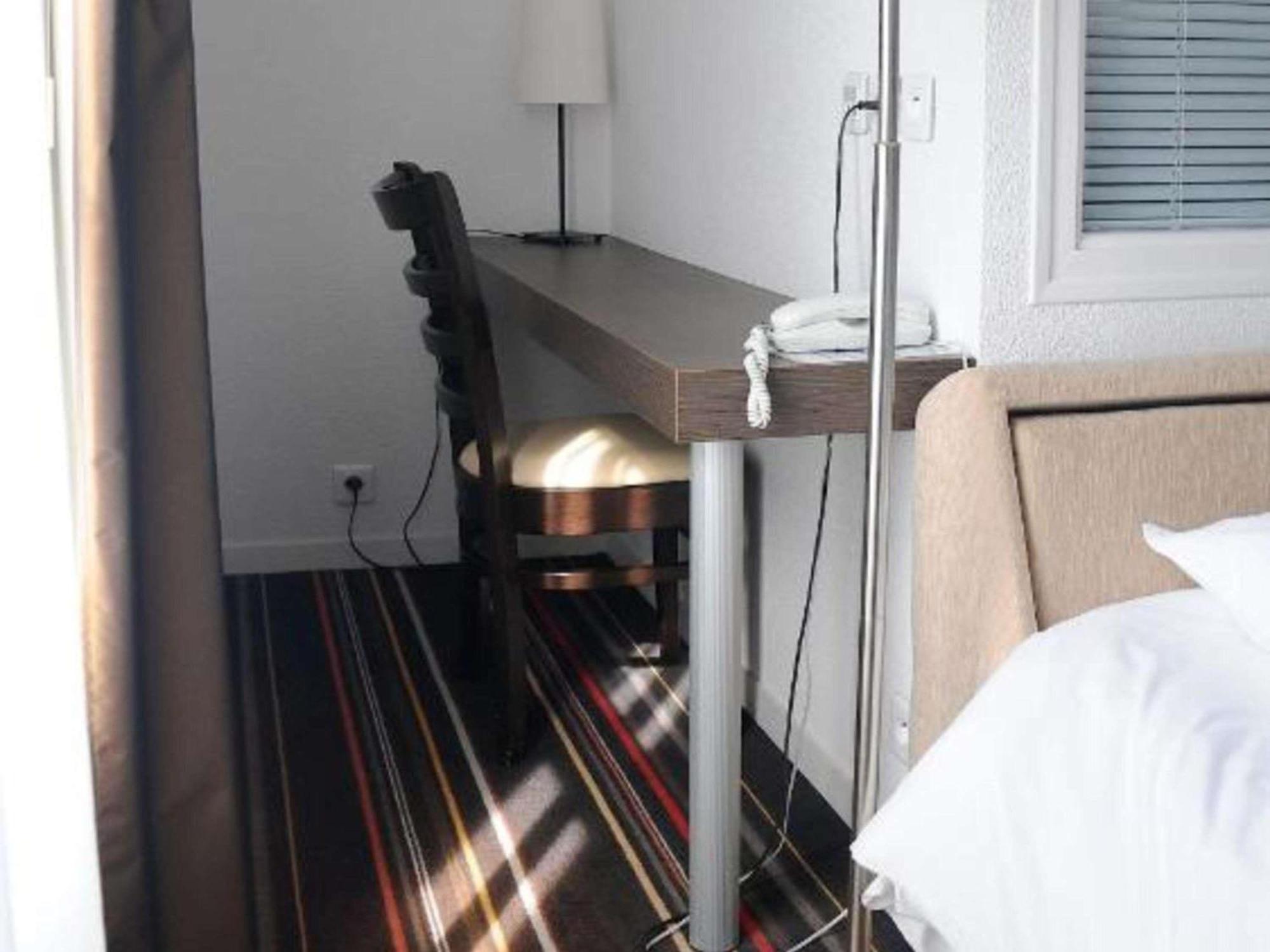 ホテル Ibis Styles Segré エクステリア 写真