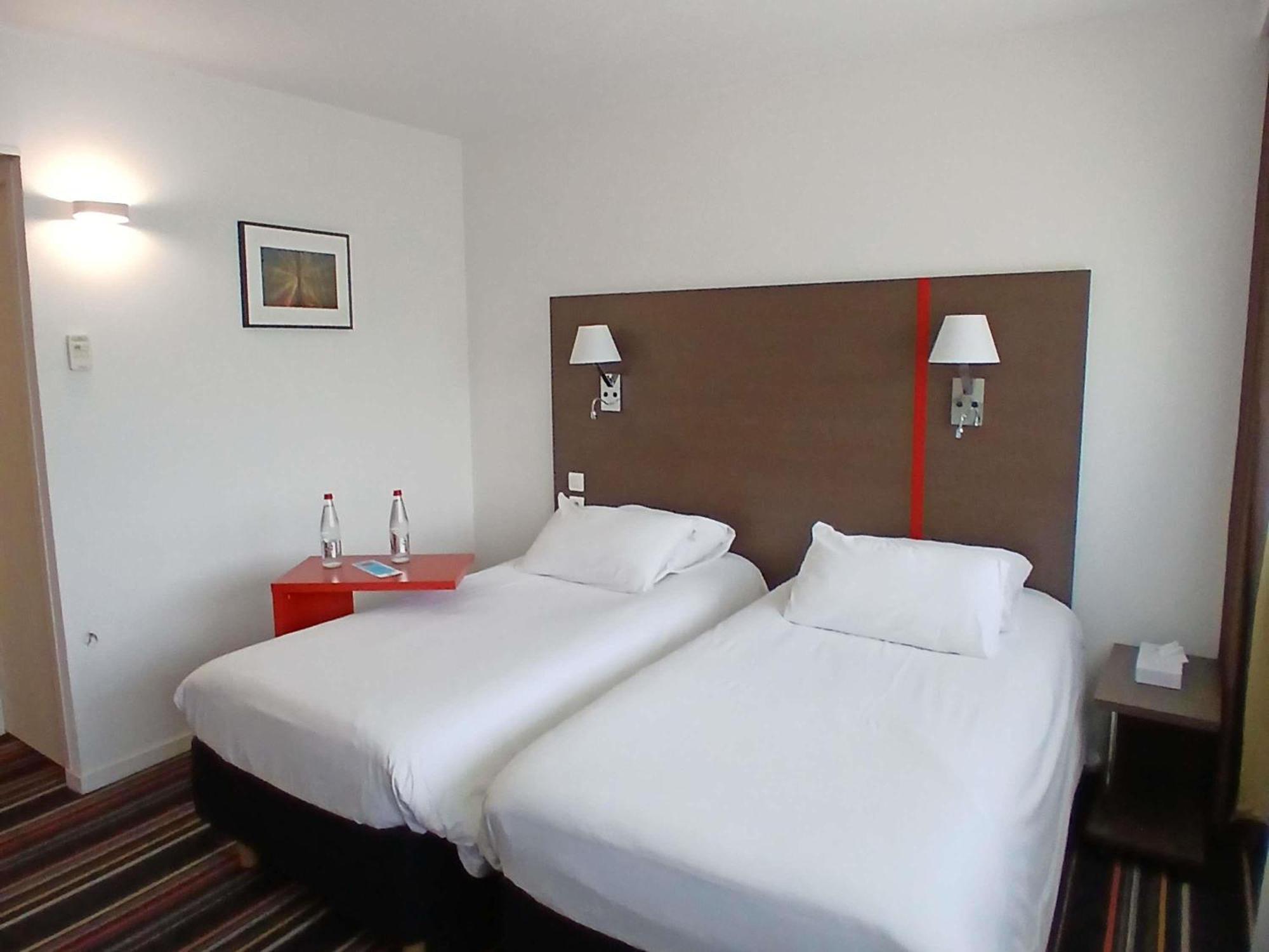 ホテル Ibis Styles Segré エクステリア 写真