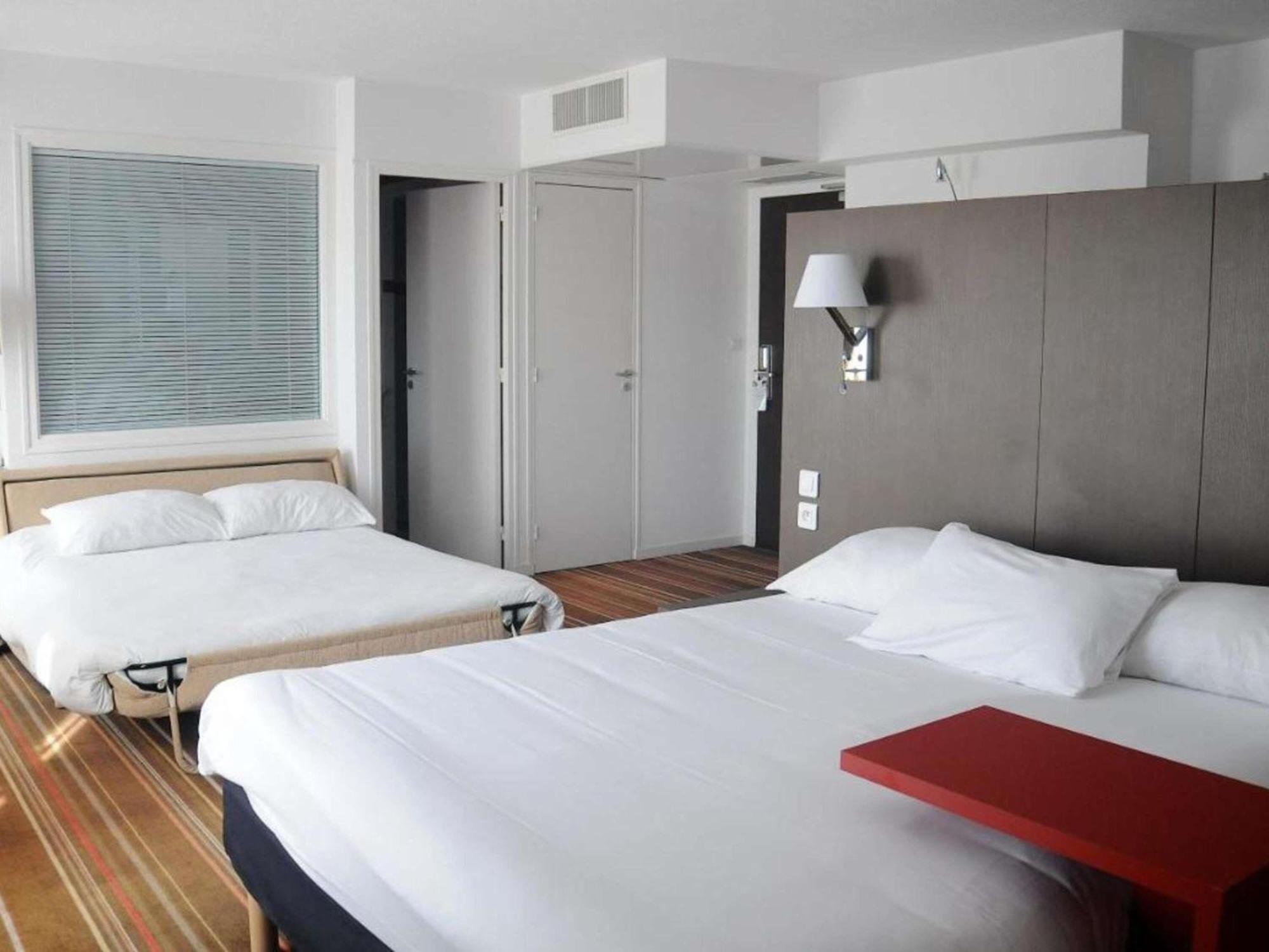 ホテル Ibis Styles Segré エクステリア 写真